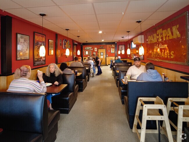 Have a great breakfast at Q Street Diner near Stanwood Park.