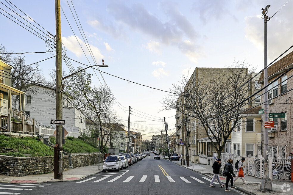 Van Cortlandt Village