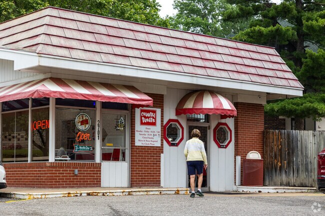 Ashland's Crumbly Burger lives up to its name with a variation on the loose meat sandwich.