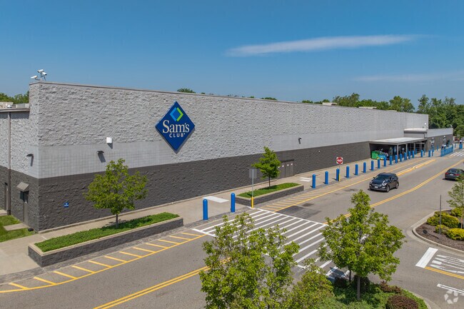 Sam’s Club in Fishkill makes it easy to shop in bulk and check off the household list in one go.