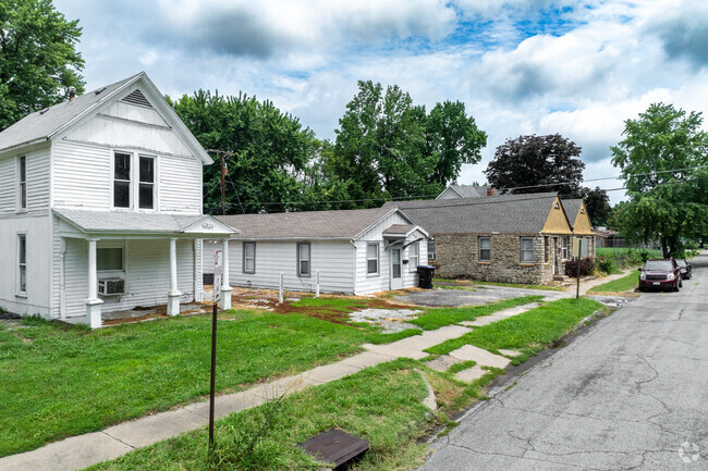 Homes in Oakland come in a wide variety of styles.