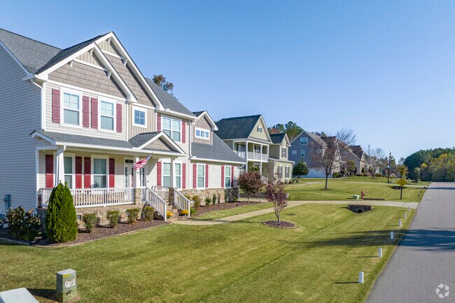 Well maintained homes and manicured lawns are common throughout Archer Lodge neighborhoods.