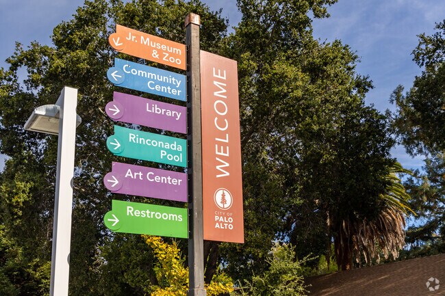 The Community Center neighborhood features a museum, zoo, pool, library and art center.