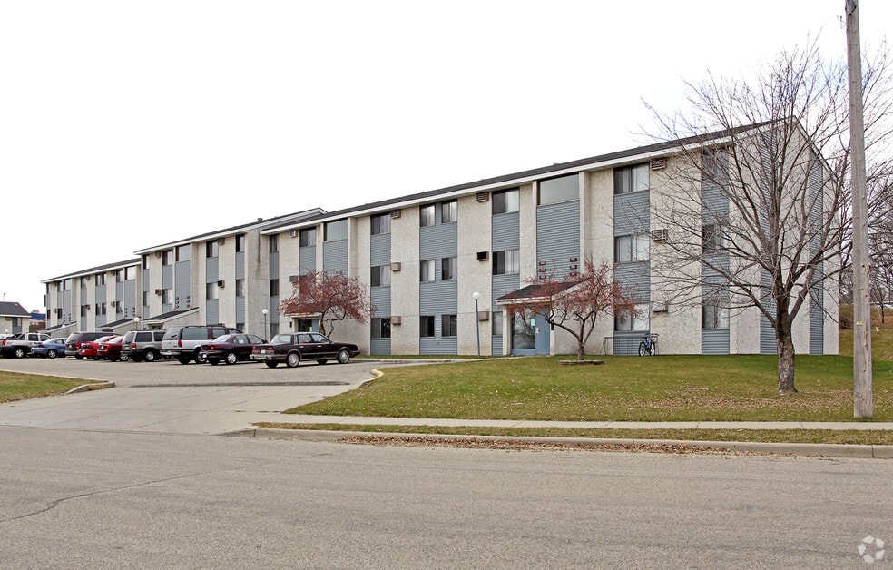 Centre Square Apartments, Sauk Centre, MN 56378 - photo 1