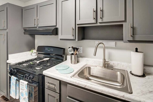 Dublin Plaza, Columbus, OH 43215 - photo 4