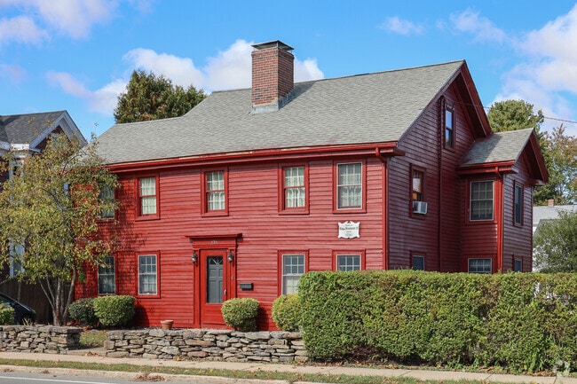 Beverly Cove charming historic Colonials date back to the early 1700s.