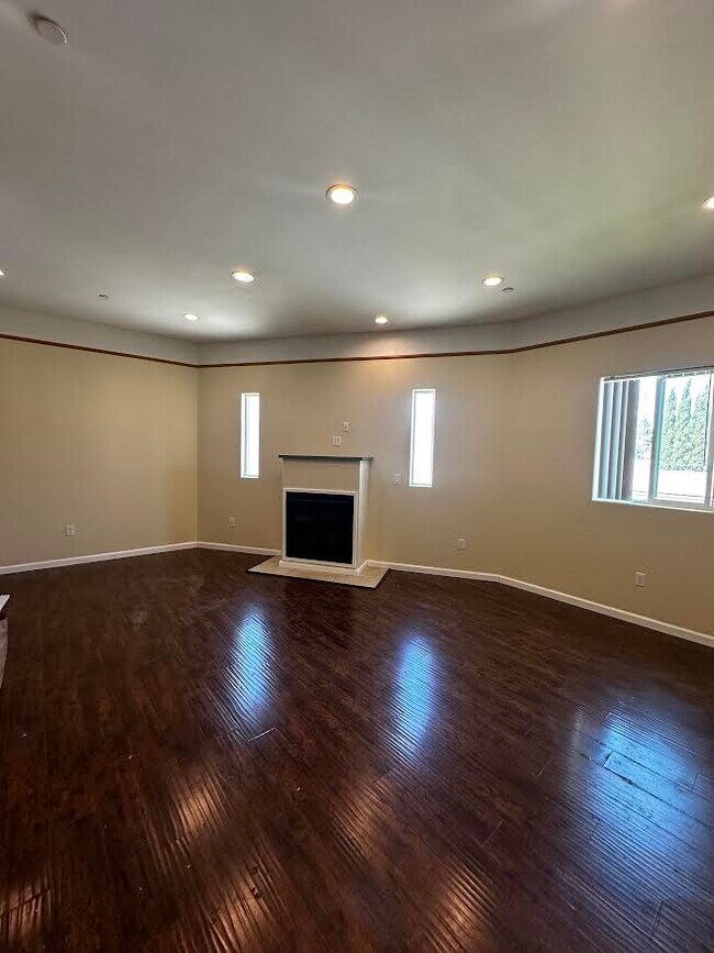 14233 Tiara St unit 2, Van Nuys, CA 91401 - photo 7