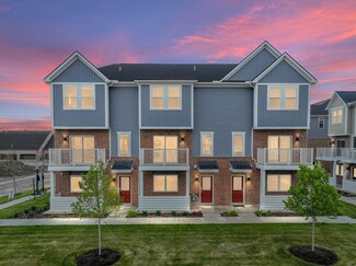 4861 Parkside Ln, Troy, MI 48085