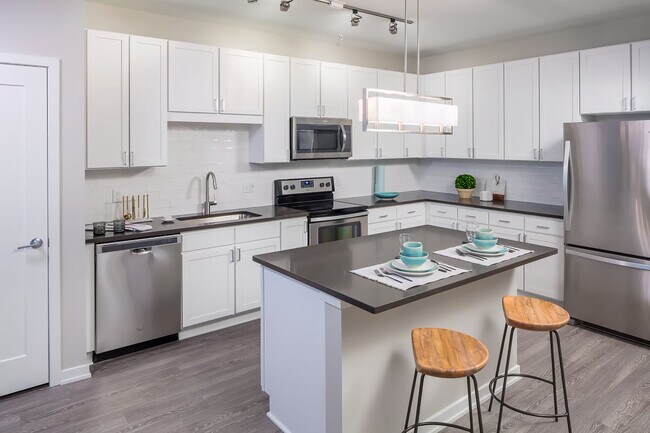 Ceylon, Clayton, MO 63105 - photo 3