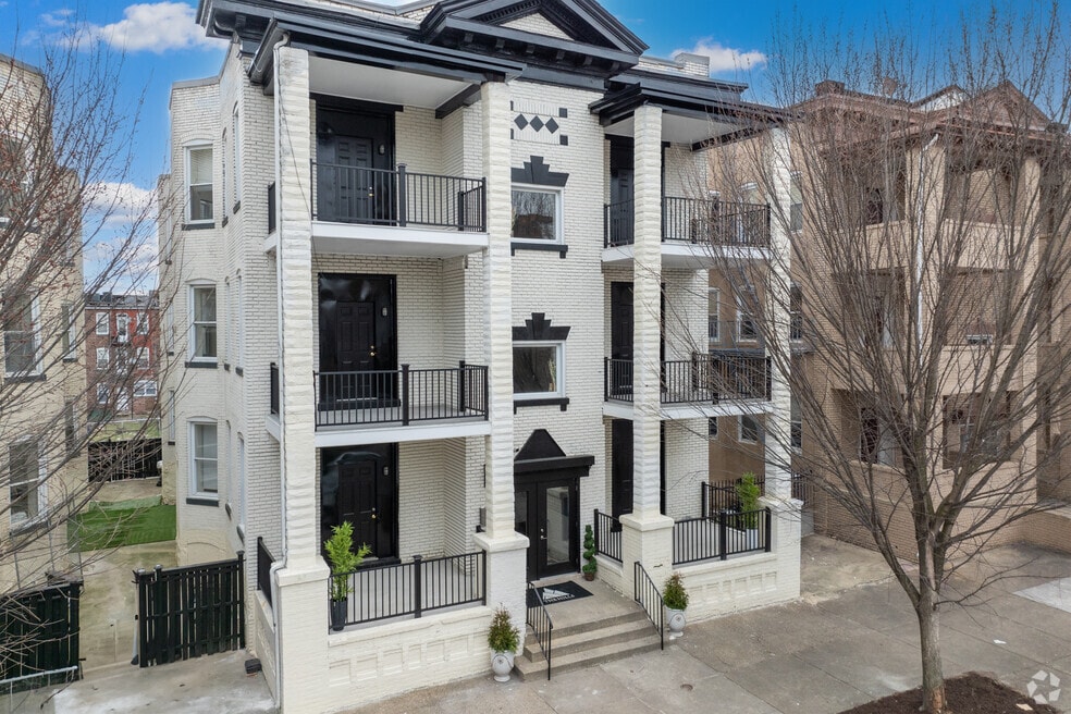 The Hills at Lakeview