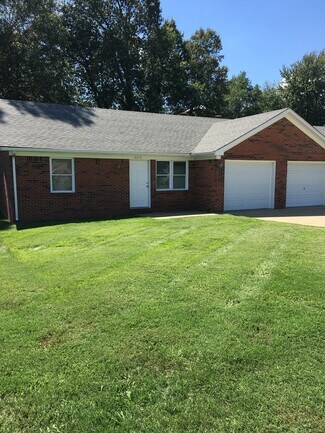 3312 River Oaks Blvd, Paducah, KY 42001