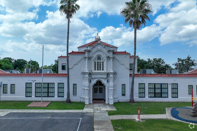 Harahan Elementary School in Harahan serves students from Pre-K to 8th Grade.