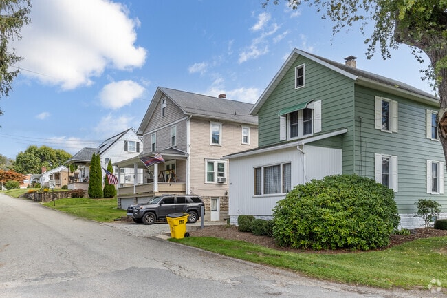 In Davidsville, neighbors are often spread out from each other with large front yards.