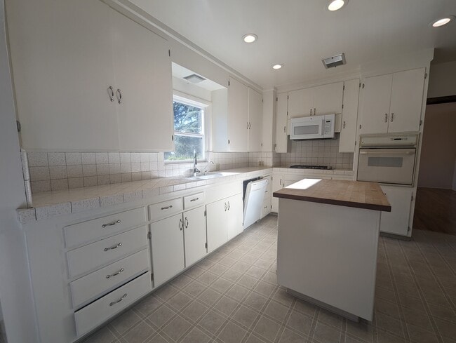 4153 Bolsa Rd, Hollister, CA 95023 - photo 7