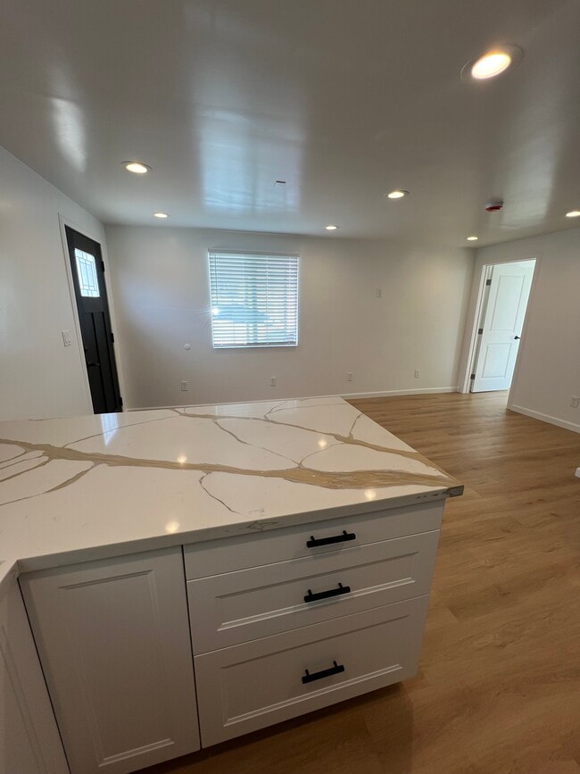 1553 W 106th St unit A, Los Angeles, CA 90047 - photo 5