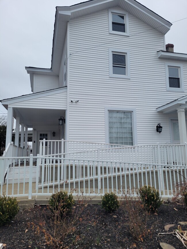 200 E Union Ave unit Bound Brook, Bound Brook, NJ 08805 - photo 2