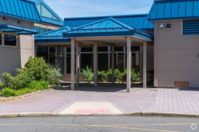 Students can study majors like Licensed Practical Nurse, Automative Mechanics and more.