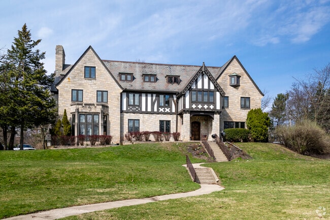 There are numerous fraternities and sororities in the North Burns Park neighborhood.