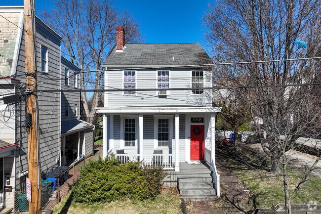 Lower Lawrenceville has many townhouses, but you can find American Foursquare homes.
