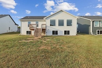 520 Meadows Ct, Polk City, IA 50226
