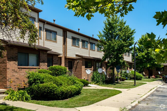 Owners looking for affordable housing options will find a variety of options in Elmwood Park.
