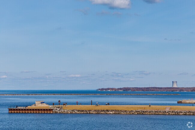 Various piers and wharfs on Lake Ontario can be seen from Breitbeck Park.