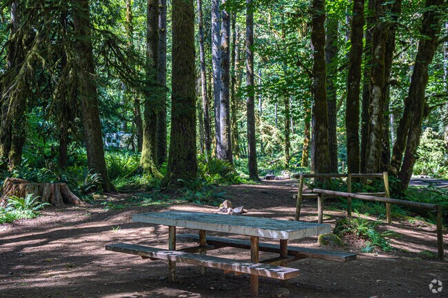 Porter Creek Campground has amenities such as picnic tables, bbq grills and toilets.