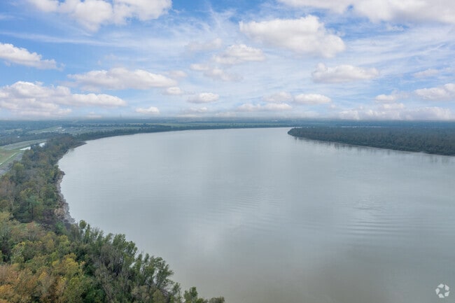 The mighty Mississippi River flows through Gardere's western border.