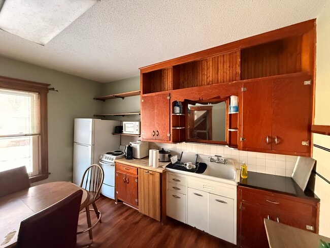 309 E 1st St unit 309, New Richmond, WI 54017 - photo 6