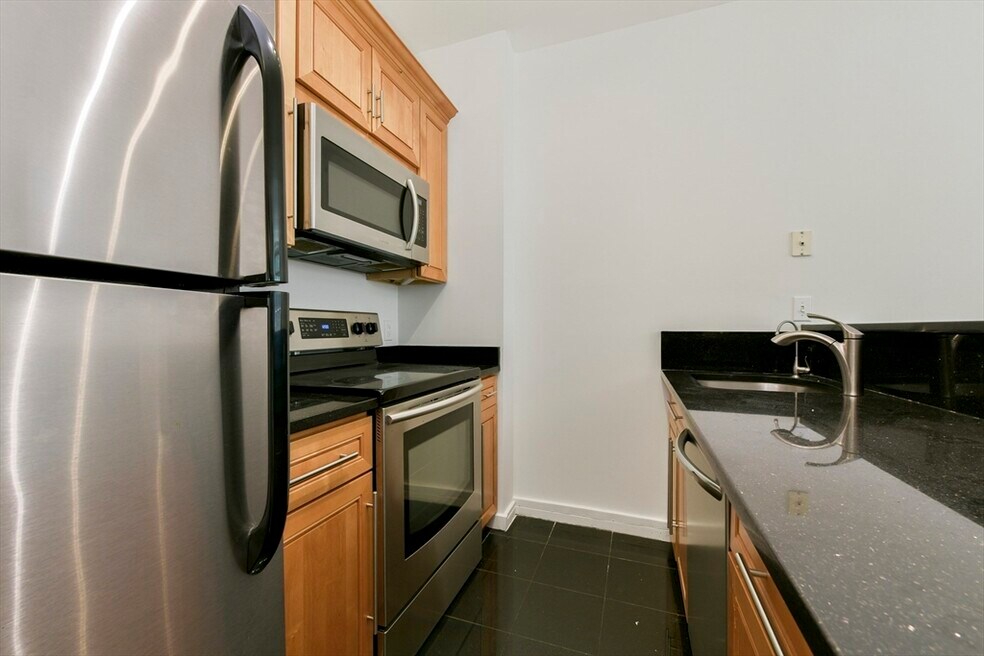 515 Beacon St unit 103, Boston, MA 02215 - photo 1