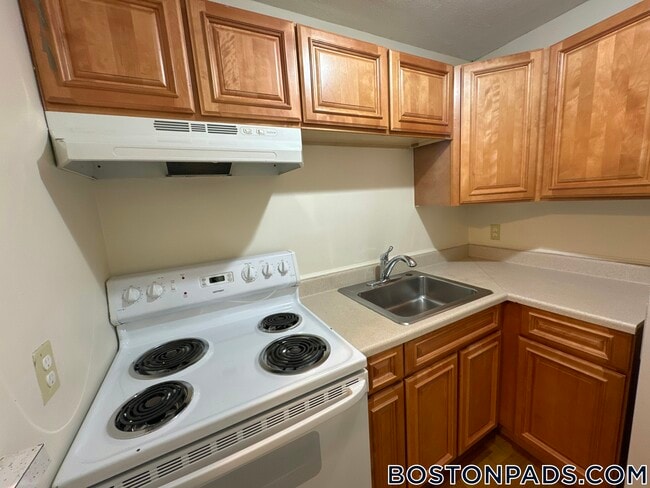 34 Gardner St unit 3, Allston, MA 02134 - photo 3