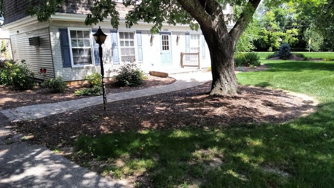 1025 Riverside Dr unit C, Waupaca, WI 54981 - photo 2