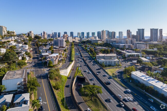 West side residents can take the H1 Freeway all the way to Downtown Honolulu.