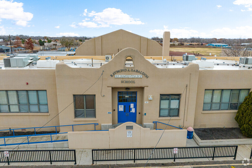 Raymond Gabaldon Elementary has received a B niche rating.