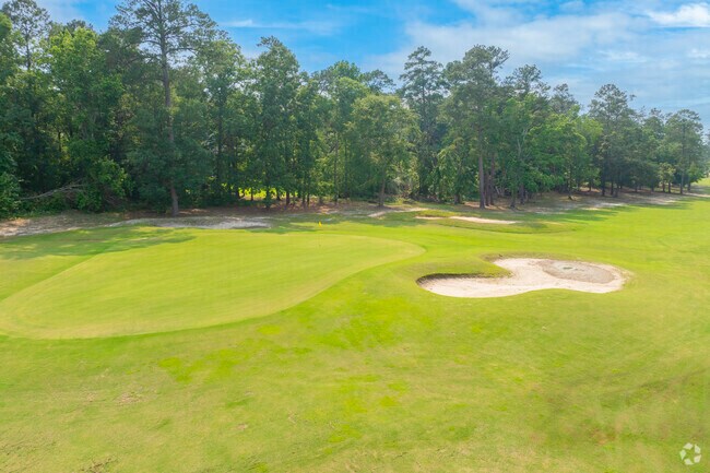 Goshen Golf Club’s Ellis Maples Golf Course lies within driving distance of McBean and attracts local golfers.