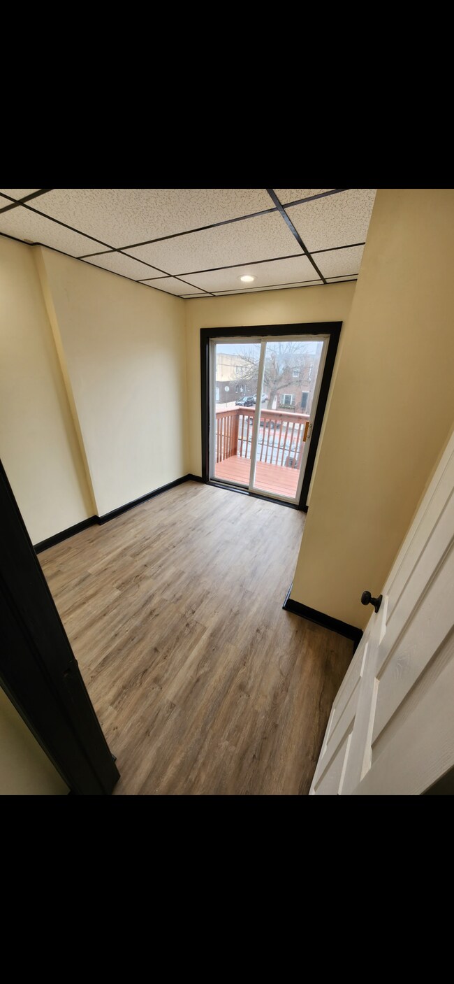 2038 S 4th St unit 2038 2nd floor, Philadelphia, PA 19148 - photo 7