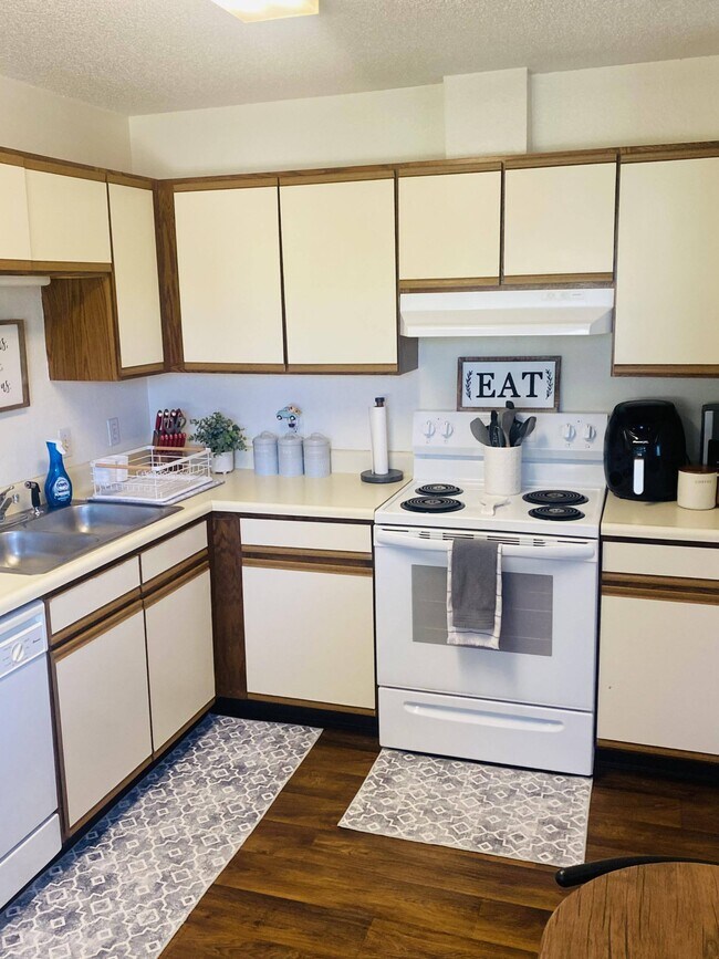 1200 4th St NE, New Prague, MN 56071