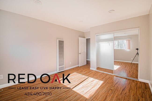 6819 Laurel Canyon Blvd unit 17, Los Angeles, CA 91605 - photo 2