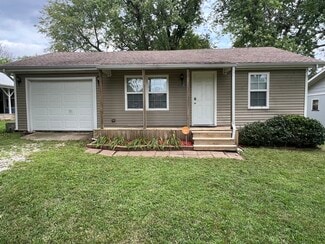 1110 S Glenn Ave, Springfield, MO 65802