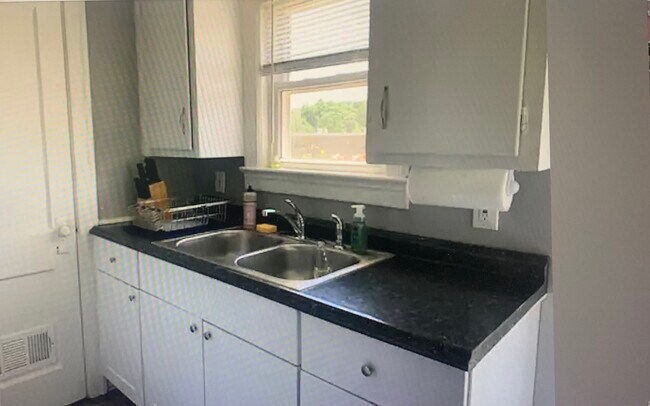 Fully equipped kitchen: dinnerware, flatware, ovenware, pantry, coffee station, utensils, etc