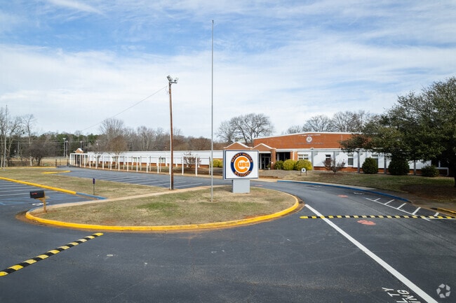 The front of T.E. Mabry Middle School