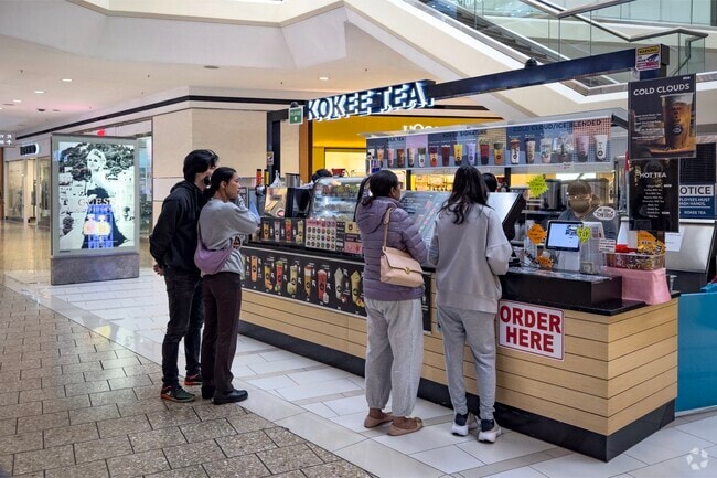 Kokee Tea attracts locals with their refreshing bubble teas near Greenbriar.