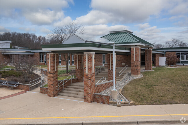 Ada Elementary School, Entrance.