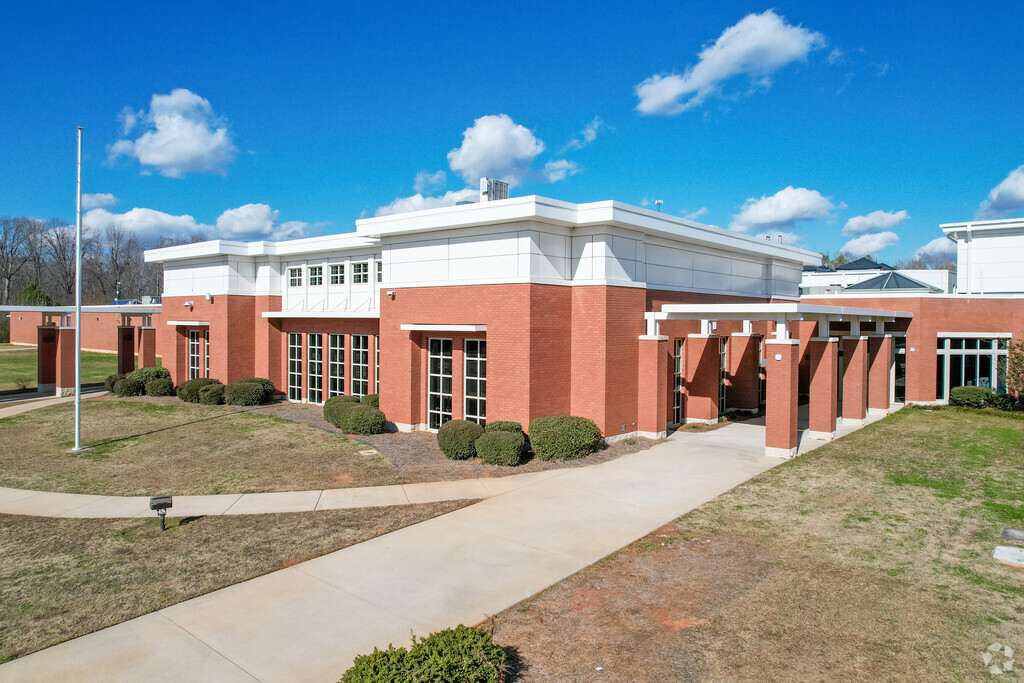 Pike County Middle School serves around 829 students daily.
