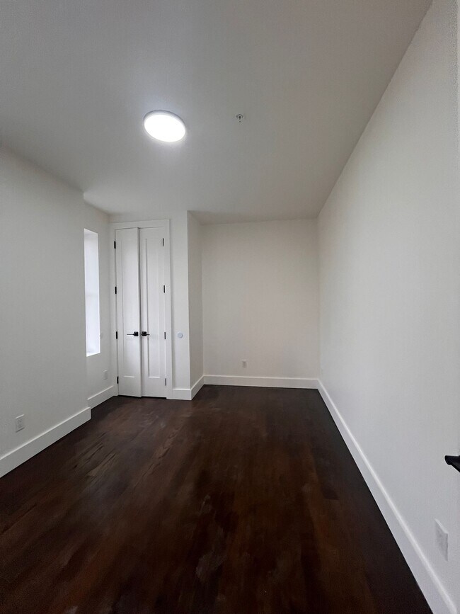 276 Hoboken Ave unit 2, Jersey City, NJ 07306 - photo 3