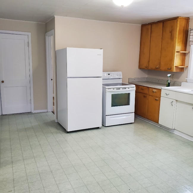 622 3rd Ave E, Culbertson, MT 59218 - photo 6