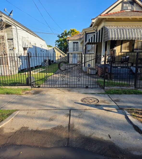 4119 Lasalle St unit Caldwell Estates, New Orleans, LA 70115 - photo 1
