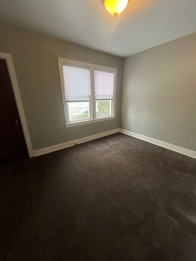 2557 S 6th St, Springfield, IL 62703 - photo 5