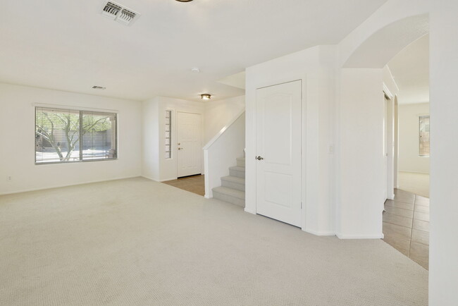 2404 W Silver Sage Ln, Phoenix, AZ 85085 - photo 5