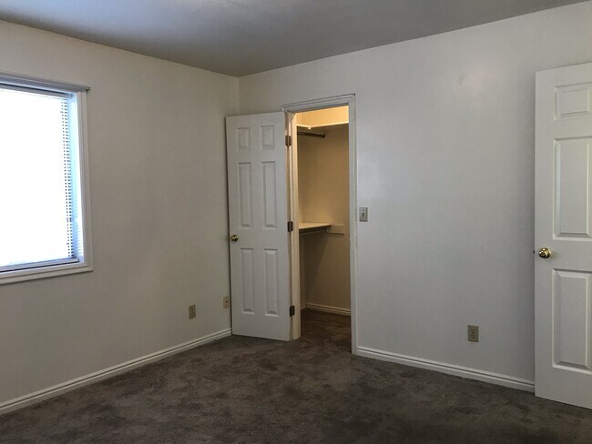 255 W 1100 N unit 1, Logan, UT 84341 - photo 6